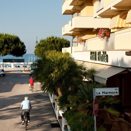 Hotel Florida Silvi Marina Eksteriør bilde