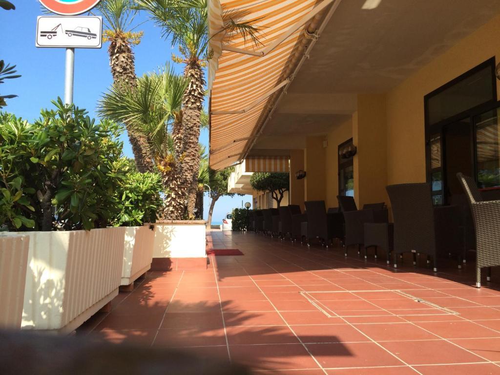 Hotel Florida Silvi Marina Eksteriør bilde