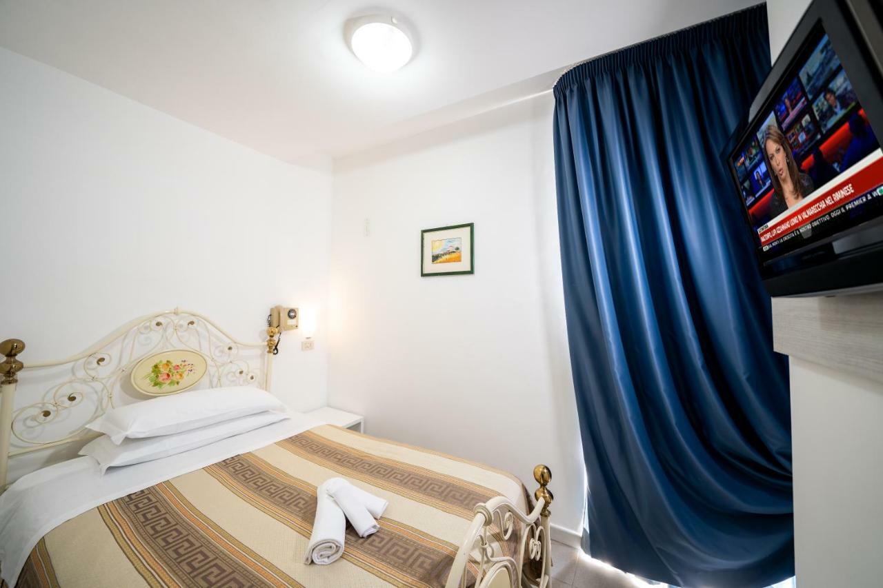 Hotel Florida Silvi Marina Eksteriør bilde