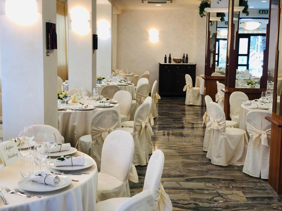 Hotel Florida Silvi Marina Eksteriør bilde