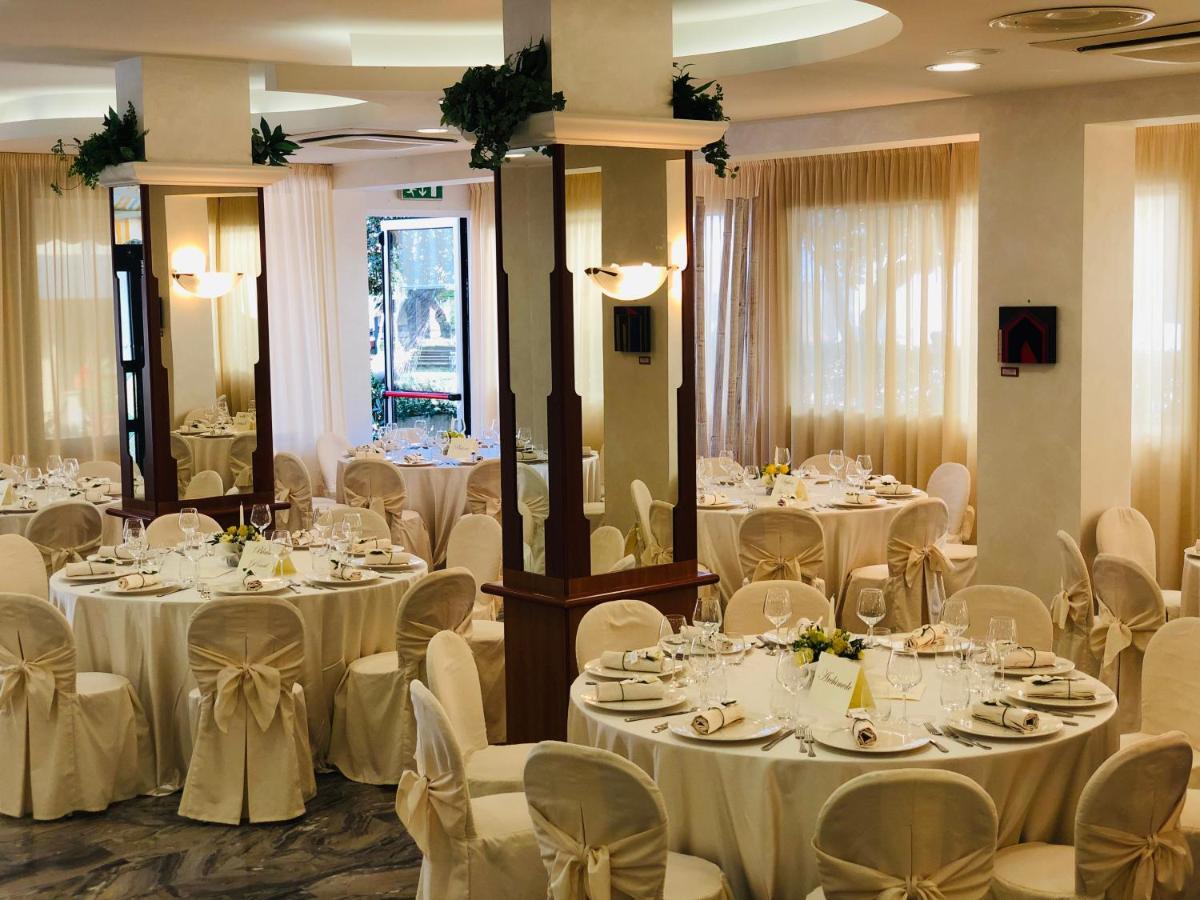 Hotel Florida Silvi Marina Eksteriør bilde